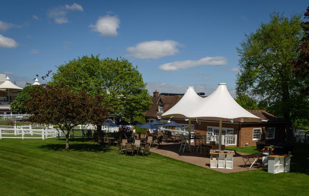 Sandown Park Lodge Esher Exterior photo